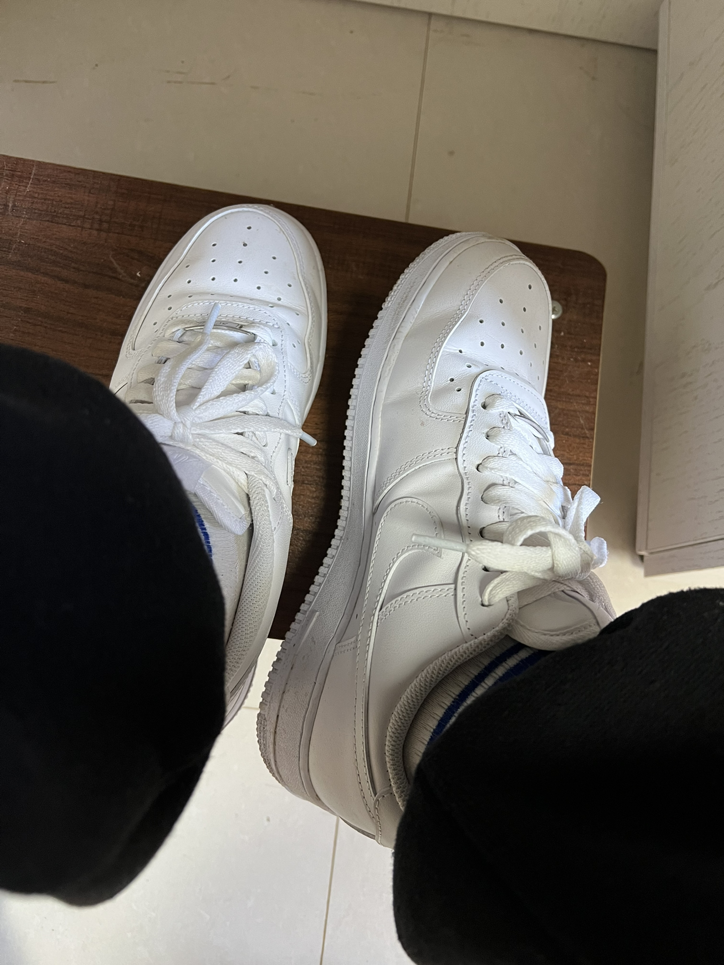 空军一号穿久了的样子，岁月留下的印记与独特韵味，空军一号历经时光洗礼的独特韵味与岁月印记