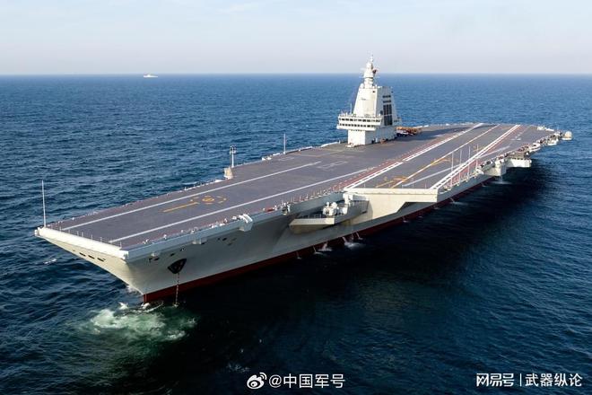 中国海军的骄傲,115舰与116舰同框,中国海军双舰荣耀,115舰与116舰并肩风采