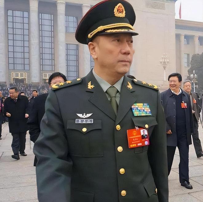 陆军司令与战区司令，职责、角色与战略协同，陆军司令与战区司令，职责、角色及战略协同解析