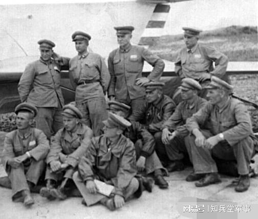 中国人民志愿军在司令兼政治委员彭德怀的带领下,中国人民志愿军在彭德怀司令兼政治委员的领导下战斗纪实