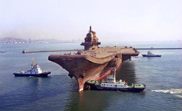 瓦良格号导弹巡洋舰,力量与荣耀的象征,瓦良格号导弹巡洋舰,力量与荣耀的海洋霸主