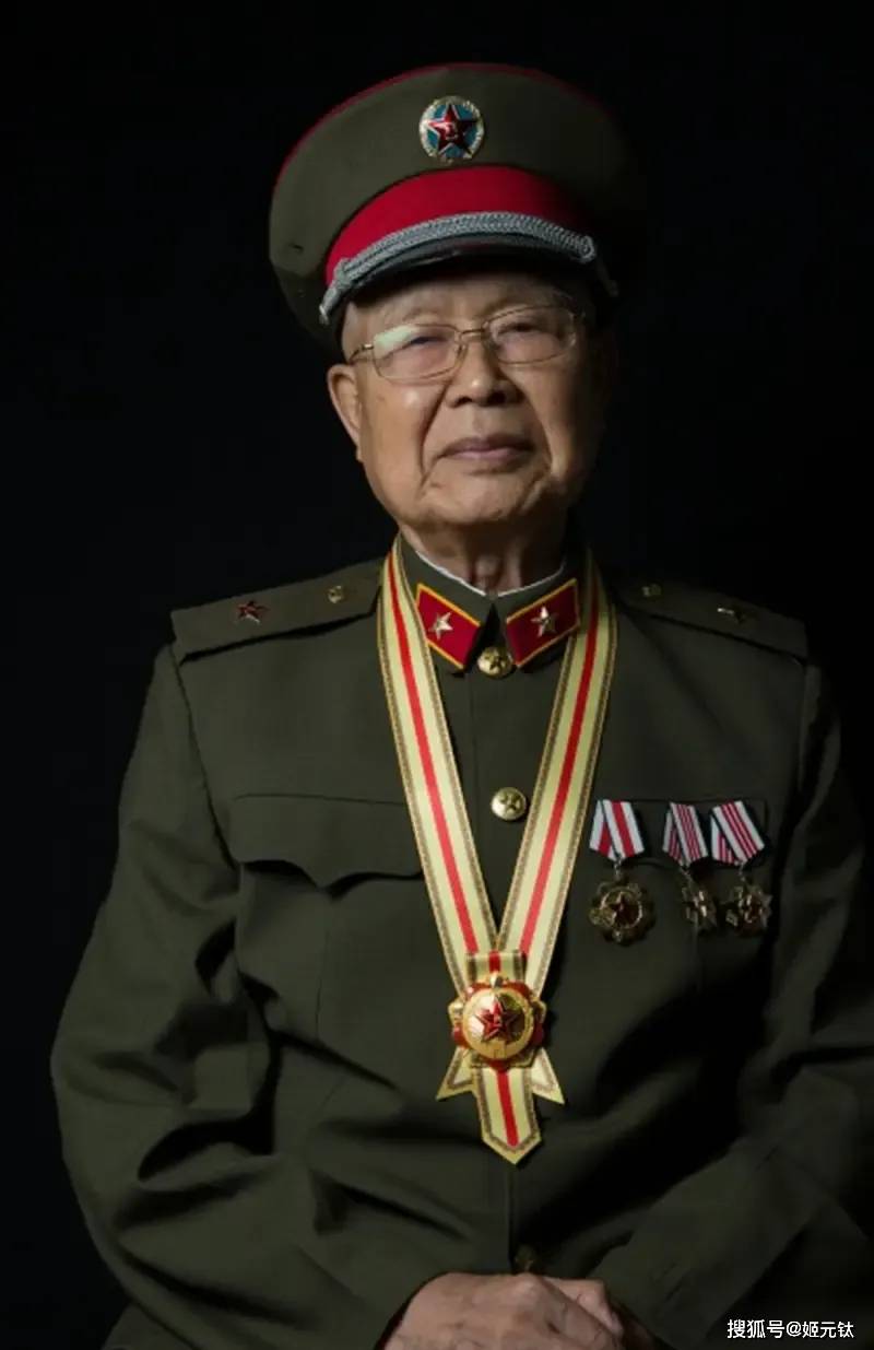 荣耀的印记,十三位八一勋章获得者的辉煌历程,荣耀印记,十三位八一勋章获得者的辉煌人生之旅