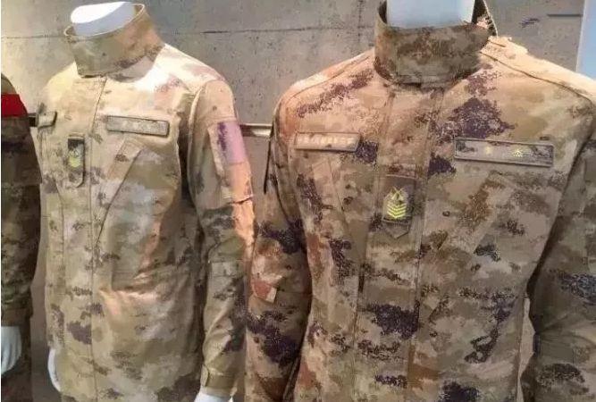 星空迷彩服哪个好看,审美视角下的深度探讨,星空迷彩服审美探讨,哪一款更具魅力?