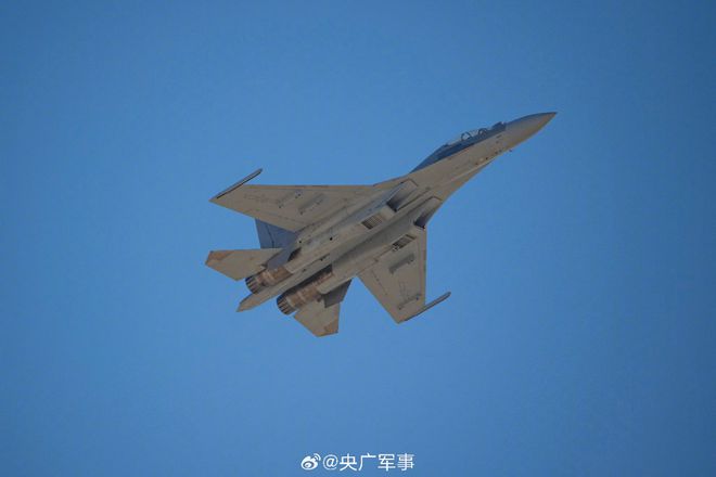 歼-16战机携带鹰击-12导弹的能力分析，歼-16战机搭载鹰击-12导弹的能力解析