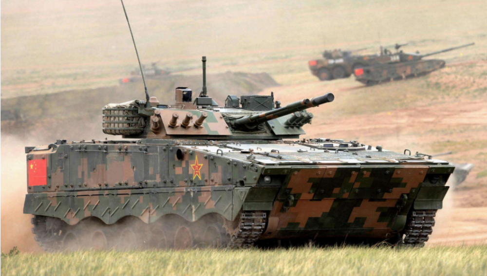 中国86A式履带式步兵战车，钢铁巨人的力量与荣耀，中国钢铁巨人，86A式履带步兵战车的力量与荣耀