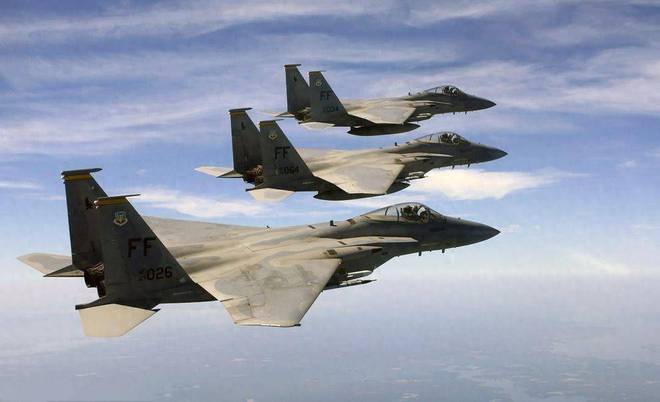 美国F-25战斗机,空中巨无霸的卓越性能与传奇故事,美国F-25战斗机的卓越性能与传奇故事,空中巨无霸的全方位解析