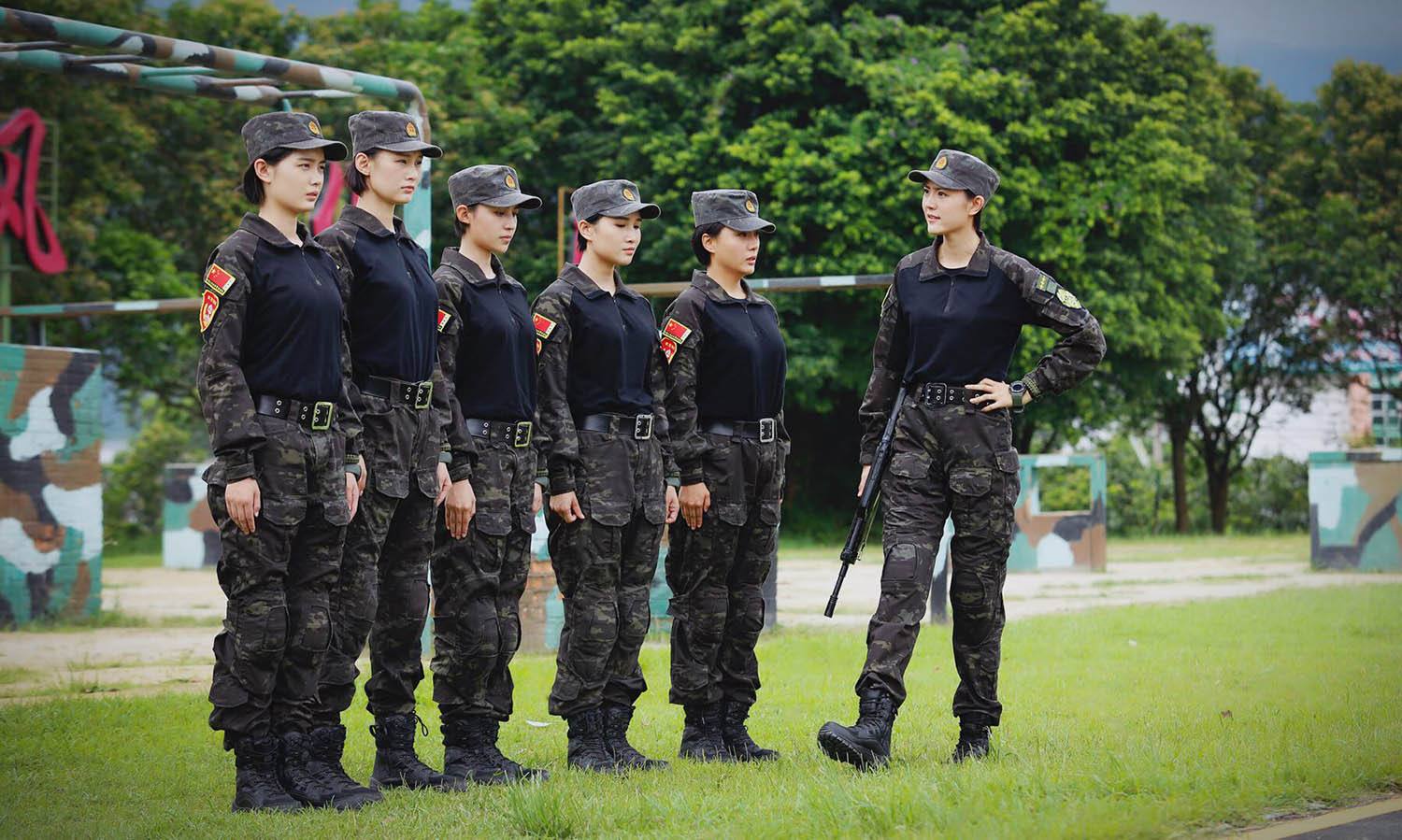 中国第一批女特种兵,破茧成蝶的荣耀征途,中国首批女特种兵,荣耀征途的蜕变之路