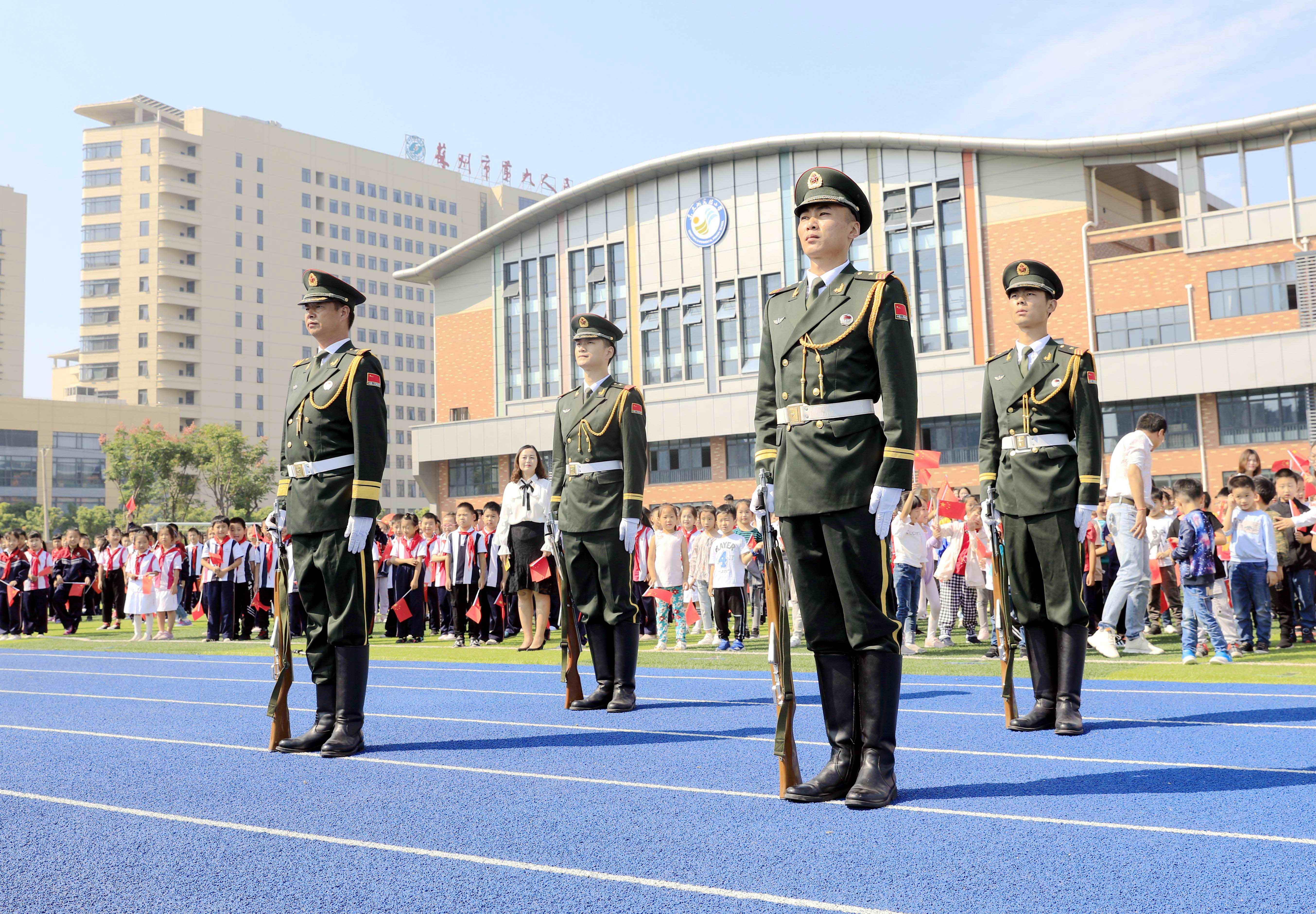 走进阅兵村,三军仪仗队的荣耀与使命,阅兵村内的荣耀与使命,三军仪仗队的辉煌瞬间