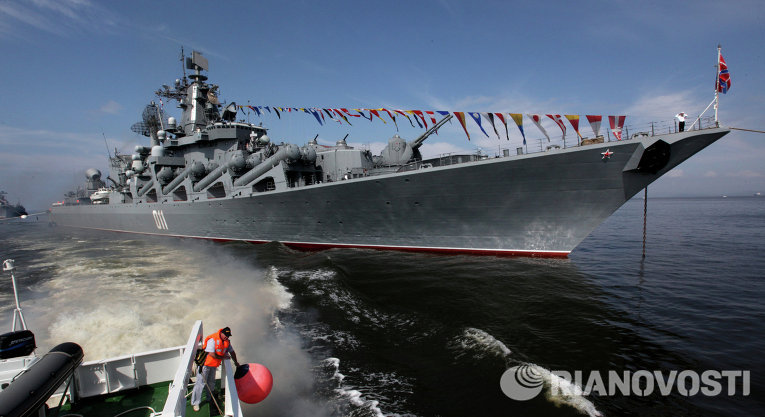 瓦良格号导弹巡洋舰发射,力量与威严的象征,瓦良格号导弹巡洋舰展现力量与威严,发射之际震撼亮相