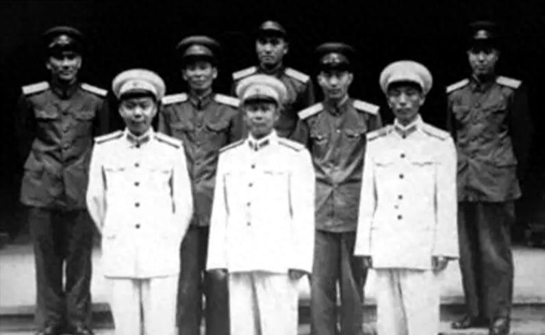 军事新闻消息范例,全球军事动态深度解析,全球军事动态深度解析,军事新闻消息范例速递