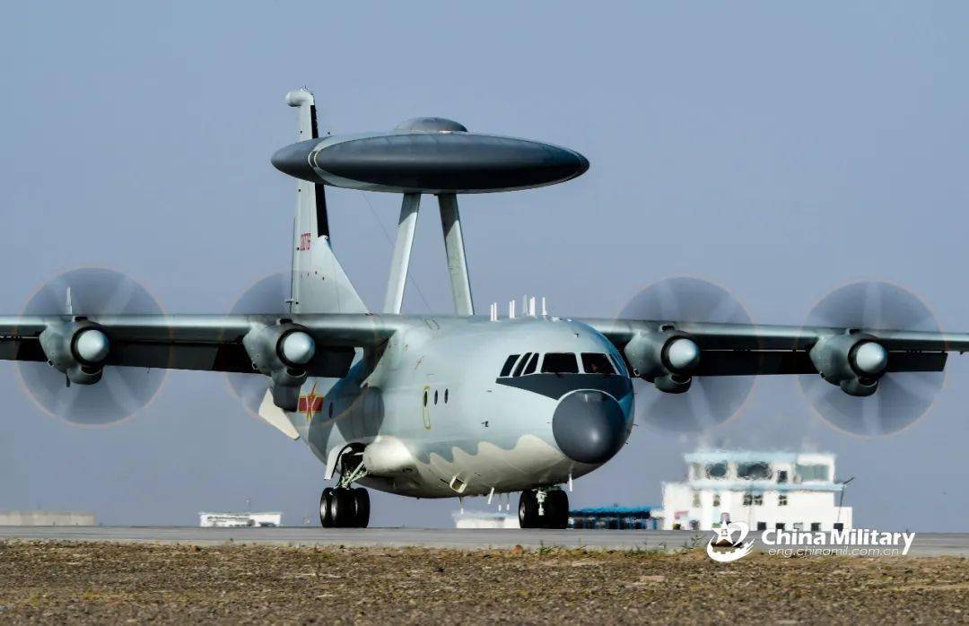 直-18舰载预警机雷达,空中卫士的千里眼与顺风耳,直-18舰载预警机雷达,空中卫士的精准千里眼与顺风耳