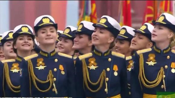 俄罗斯女兵阅兵仪式视频,展现力量与荣耀,俄罗斯女兵阅兵仪式,力量与荣耀的展现