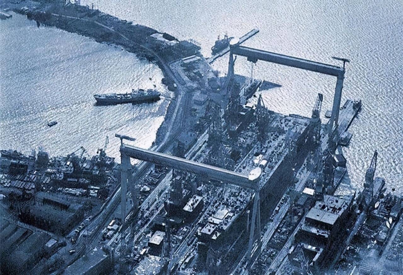 瓦良格号与香港商人的故事,一段跨越海洋与商业的传奇之旅,瓦良格号与香港商人的传奇之旅,跨越海洋与商业的辉煌篇章