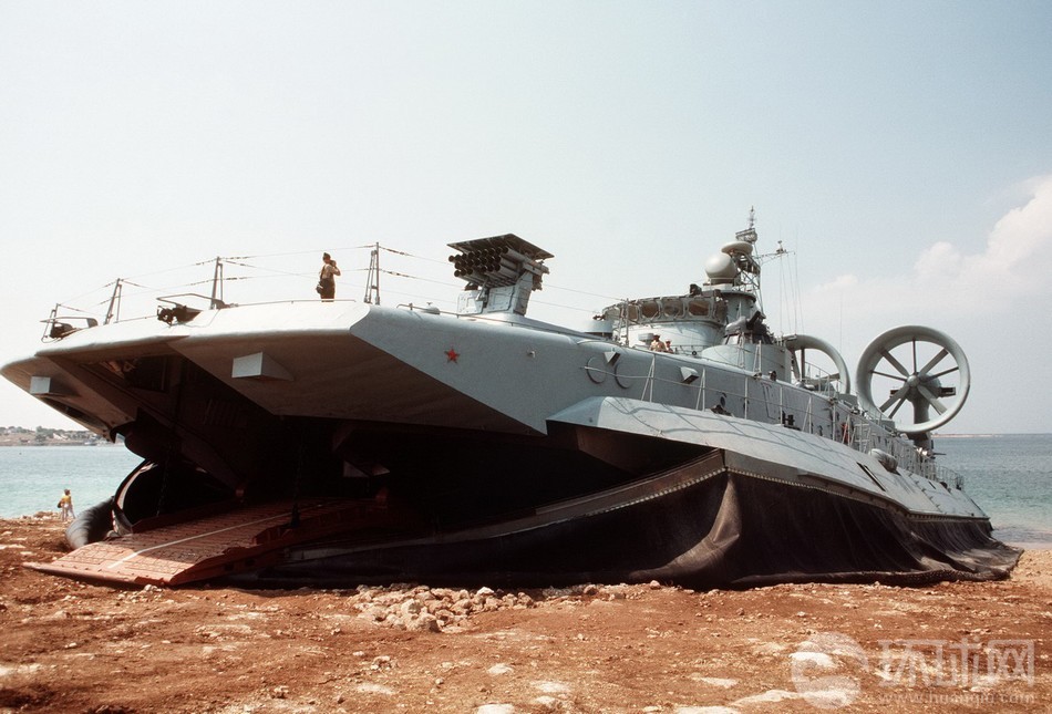 野牛气垫登陆艇简介,野牛气垫登陆艇概述