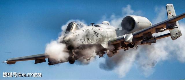 A-10攻击机的优势，空中力量的锐利之剑，A-10攻击机，空中力量的锐利之剑，优势尽显