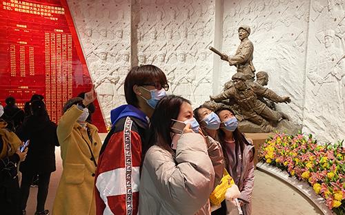 纪念抗美援朝精神长久不衰，抗美援朝精神永放光芒，纪念与传承不朽的英勇之魂