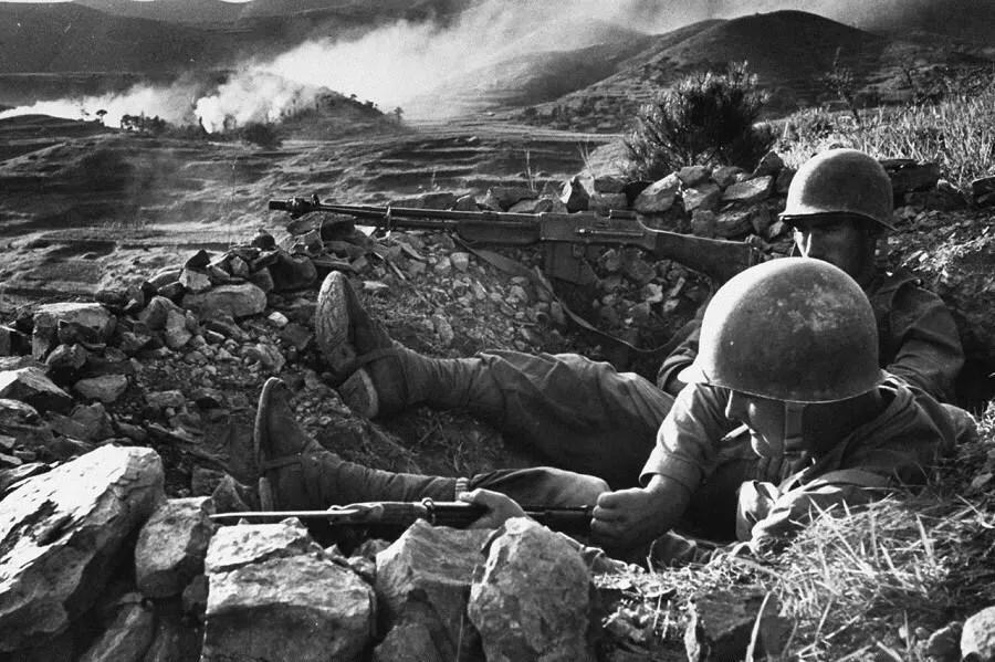 朝鲜战争简介，历史背景、过程与影响，朝鲜战争，历史背景、过程与深远影响简介