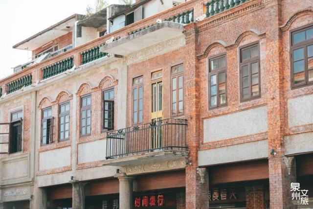 泉州建筑特色,历史与现代的交融,泉州建筑特色,历史与现代的完美交融