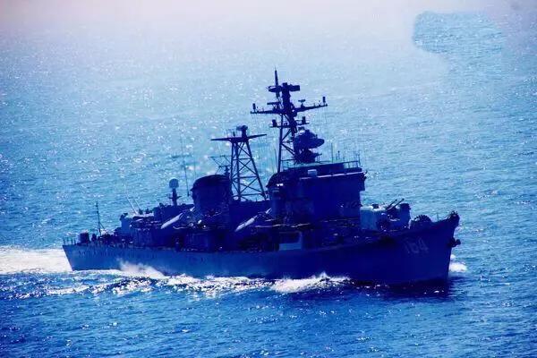 探究051C型导弹驱逐舰不退役的原因,揭秘,为何051C型导弹驱逐舰持续服役不退?