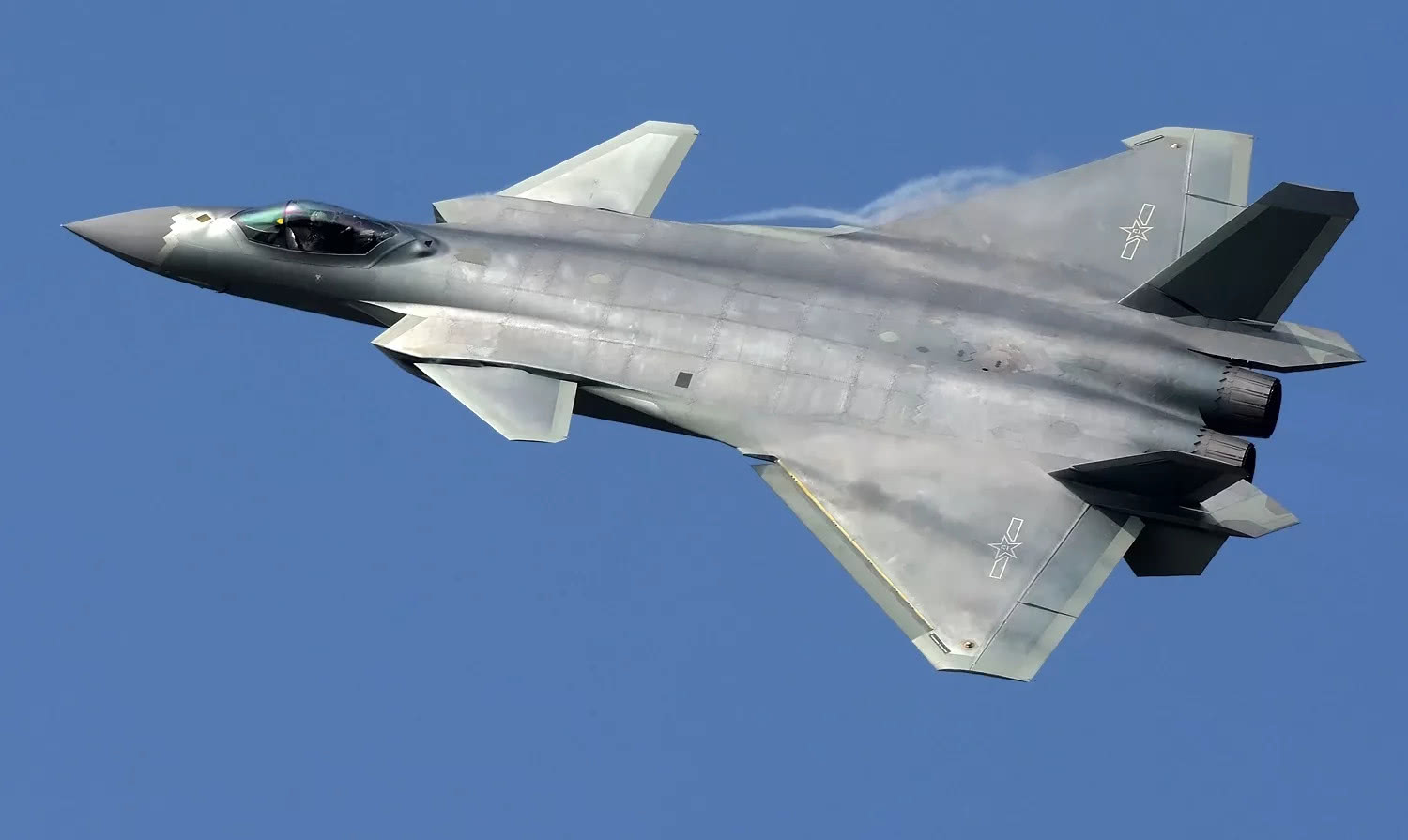 歼击机-20,揭示其卓越性能与独特优势,歼击机-20卓越性能与独特优势揭秘