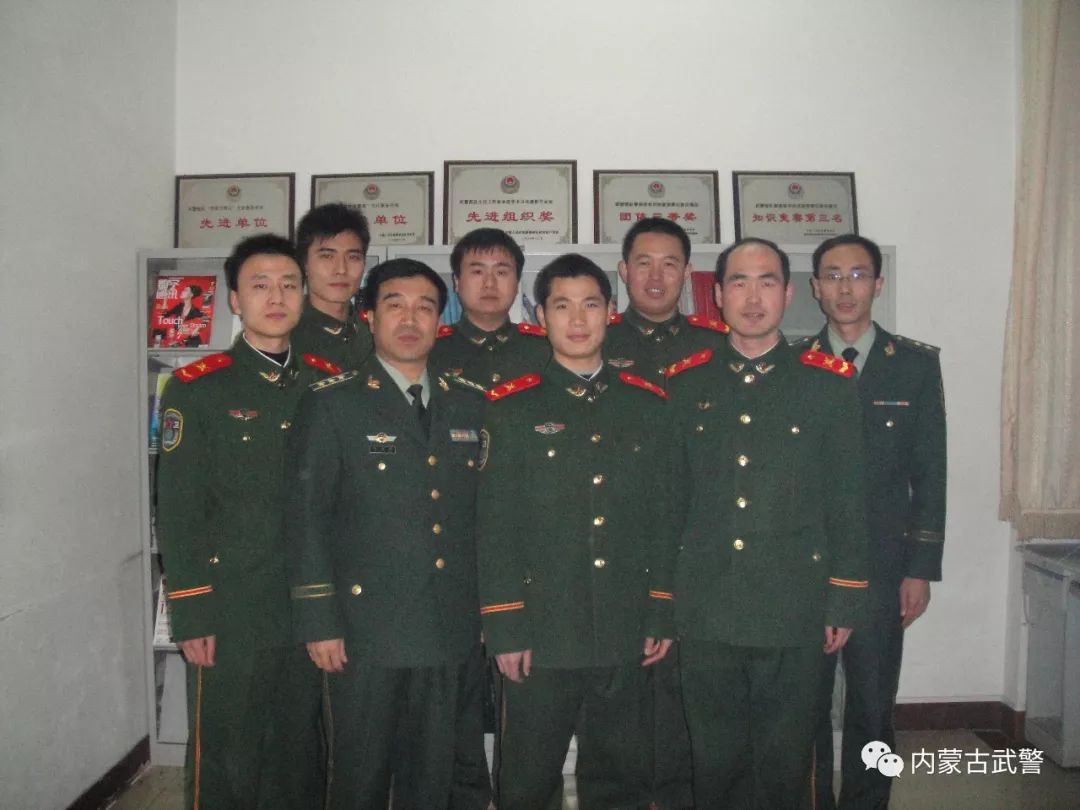 1995年的武警军装,荣耀与担当的象征,1995年武警军装,荣耀与担当的标志