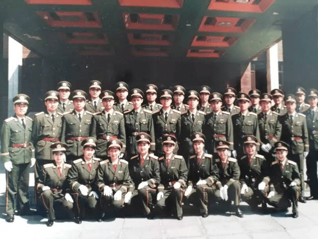 1995年的武警军装,荣耀与担当的象征,1995年武警军装,荣耀与担当的标志