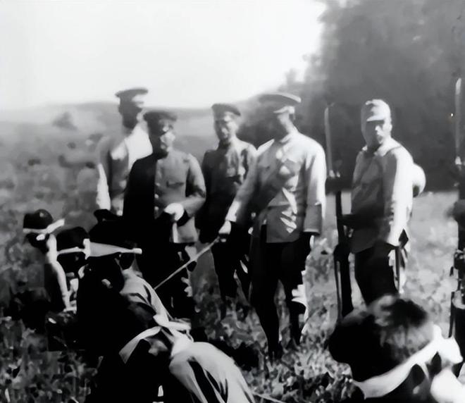 老山女兵遗体照片,英勇与牺牲的象征,老山女兵遗体照片,英勇牺牲的象征