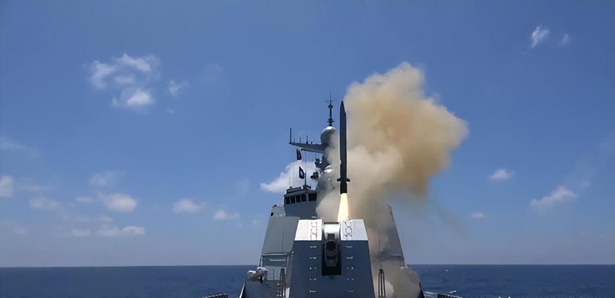 鹰击长空，鹰击-18潜射型反舰导弹，海上力量的锐利之箭，鹰击长空，鹰击-18潜射型反舰导弹——海上力量的锐利箭矢