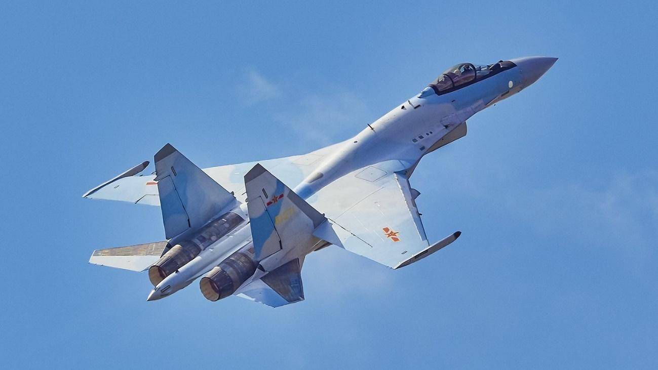 歼-16ABCD,中国新一代空中力量的璀璨明珠,歼-16ABCD,中国新一代空中力量的闪耀明珠