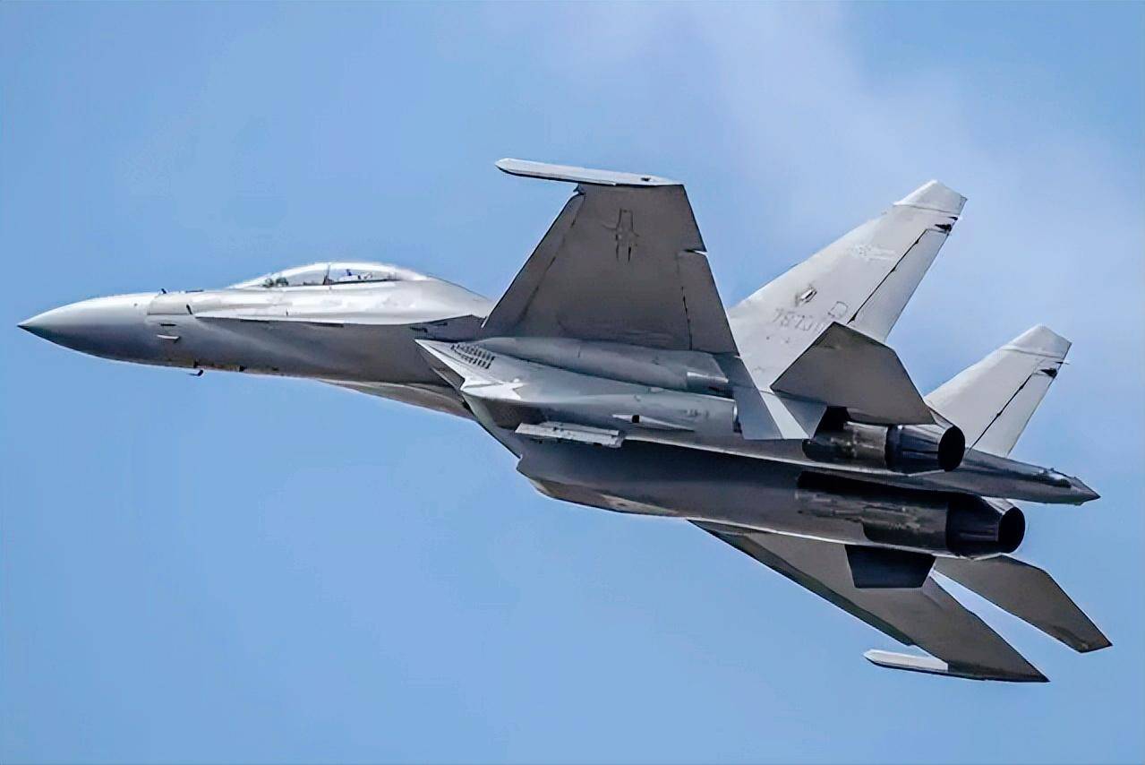 歼-16ABCD,中国新一代空中力量的璀璨明珠,歼-16ABCD,中国新一代空中力量的闪耀明珠