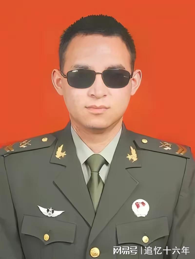 杜富国与八一勋章的荣誉等级,一位英雄军人的荣耀时刻,杜富国荣获八一勋章荣耀时刻,英雄军人的无上荣耀