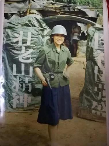 手榴弹扔你裤裆里图片,历史、文化与社会语境下的深度解析,手榴弹扔向裤裆图片背后的历史、文化与社会深度解析