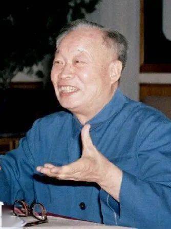 他是中国两弹一星之父——致敬伟大的科学家钱学森，致敬两弹一星之父钱学森，伟大的科学家传奇人生