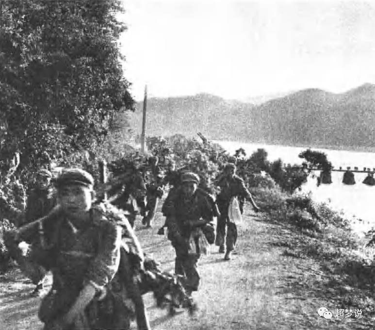中国人民志愿军的跨江壮举,赴朝参战,捍卫和平,中国人民志愿军跨江赴朝参战,捍卫和平的壮举