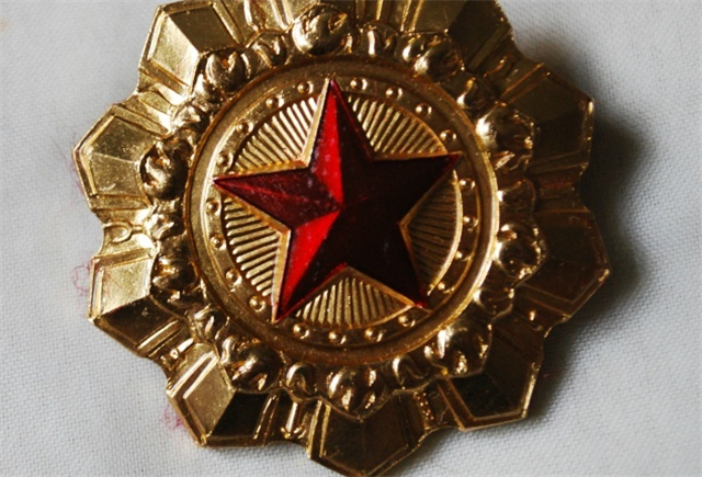 八一勋章与上将级别,哪个更高?,八一勋章与上将级别对比,哪个荣誉更高?