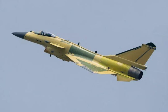 歼-10战斗机与伊朗的军事合作与影响,歼-10战斗机与伊朗军事合作的影响分析