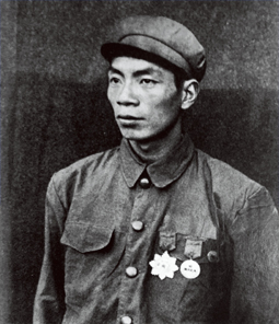 杨根思简介，英雄传奇的一生，杨根思，英雄传奇的一生简介