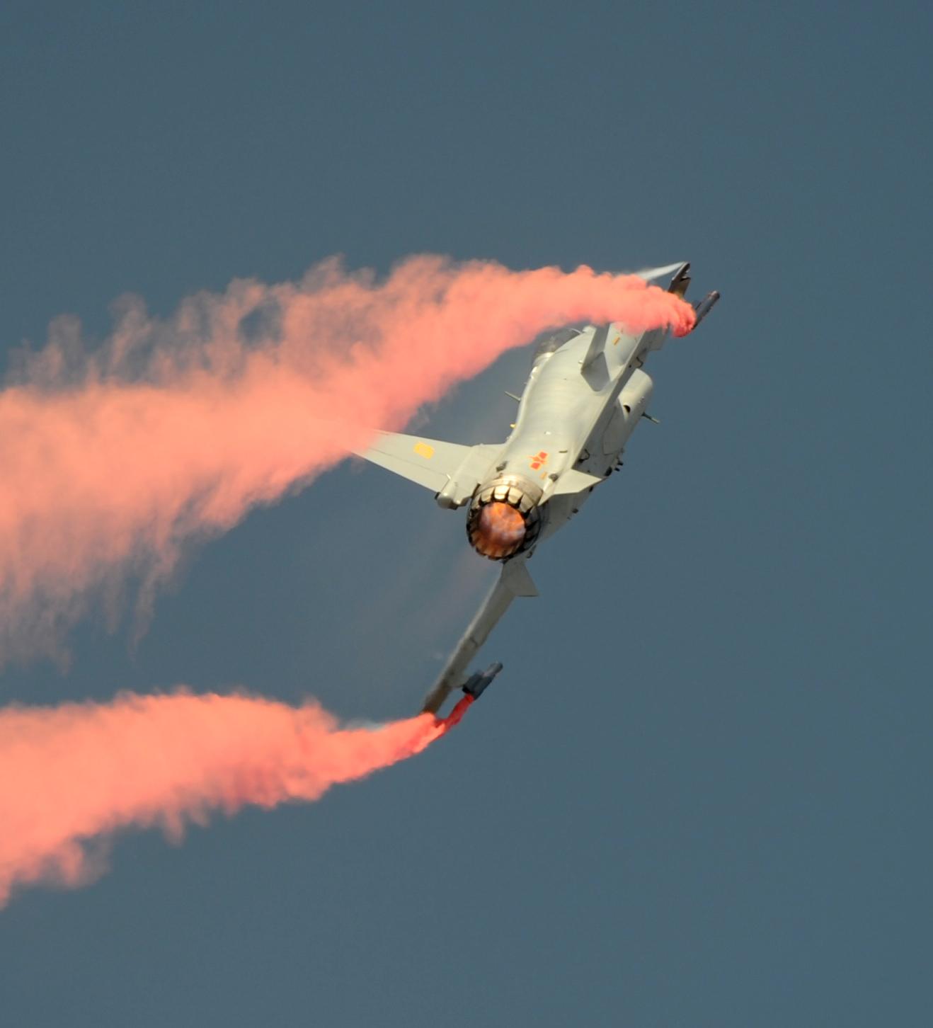 英国人眼中的歼-10，中国空中力量的璀璨明珠，英国人眼中的歼-10，中国空中力量的杰出代表