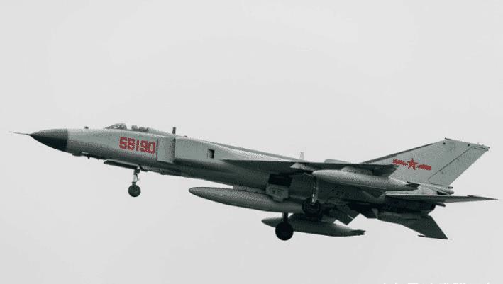 歼八飞豹,中国空军力量的璀璨明珠,歼八飞豹,中国空军力量的骄傲明珠