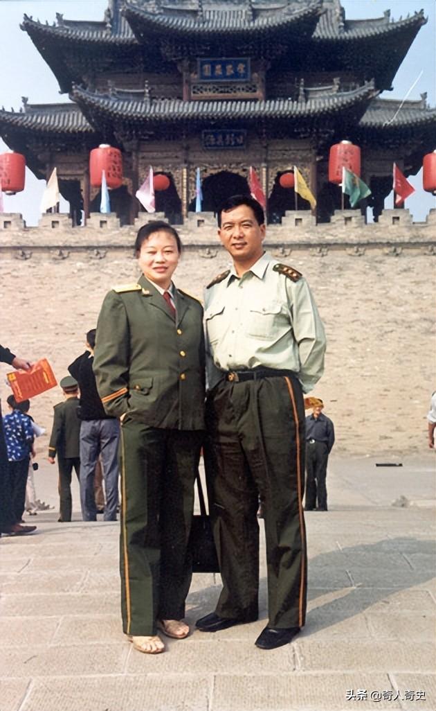 丁晓兵，优秀边陲儿女的典范，丁晓兵，优秀边陲儿女典范