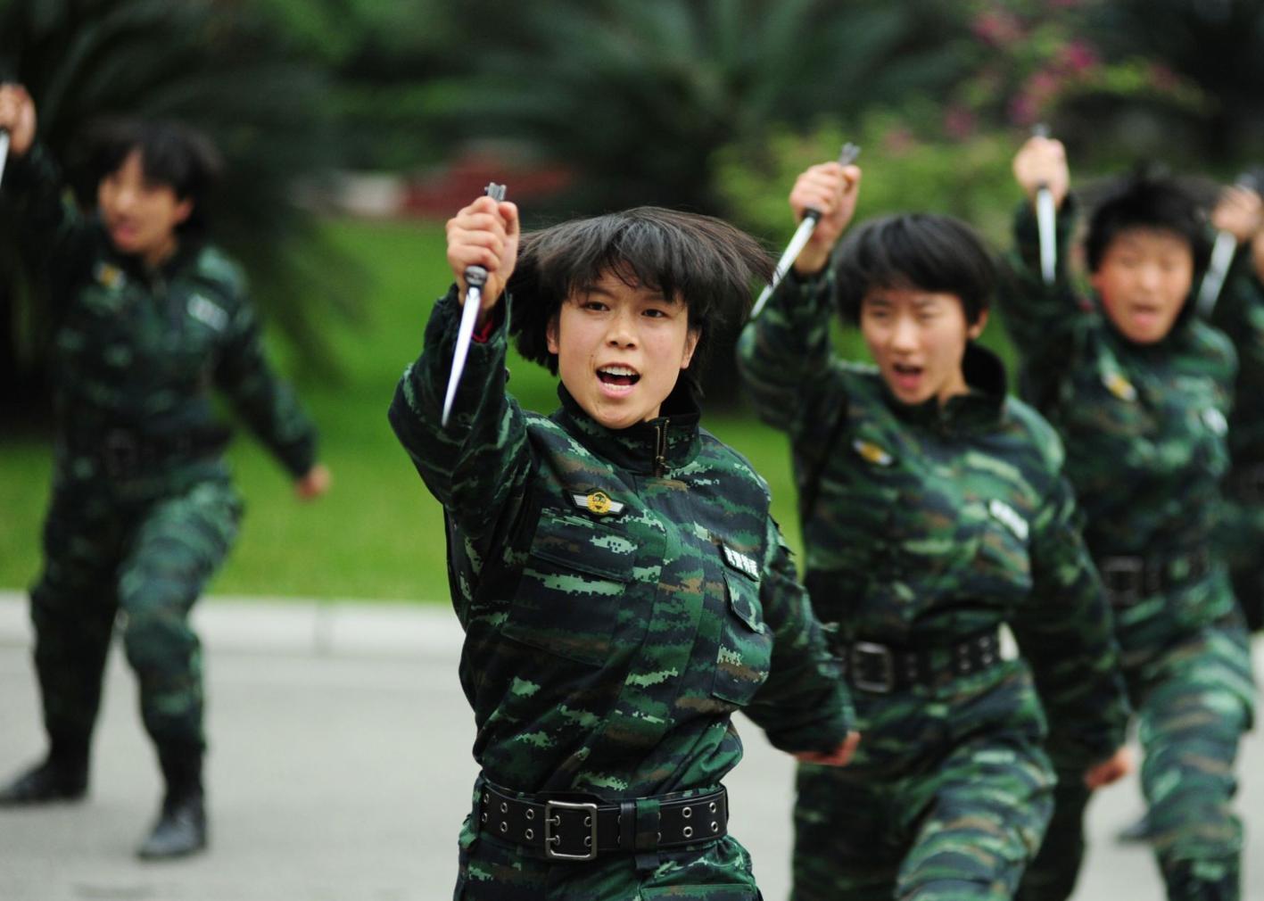 女兵精神,坚韧、勇气与力量的璀璨光芒,女兵精神,坚韧、勇气与力量的璀璨闪耀