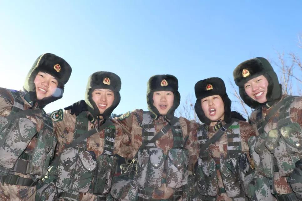 女兵精神,坚韧、勇气与力量的璀璨光芒,女兵精神,坚韧、勇气与力量的璀璨闪耀