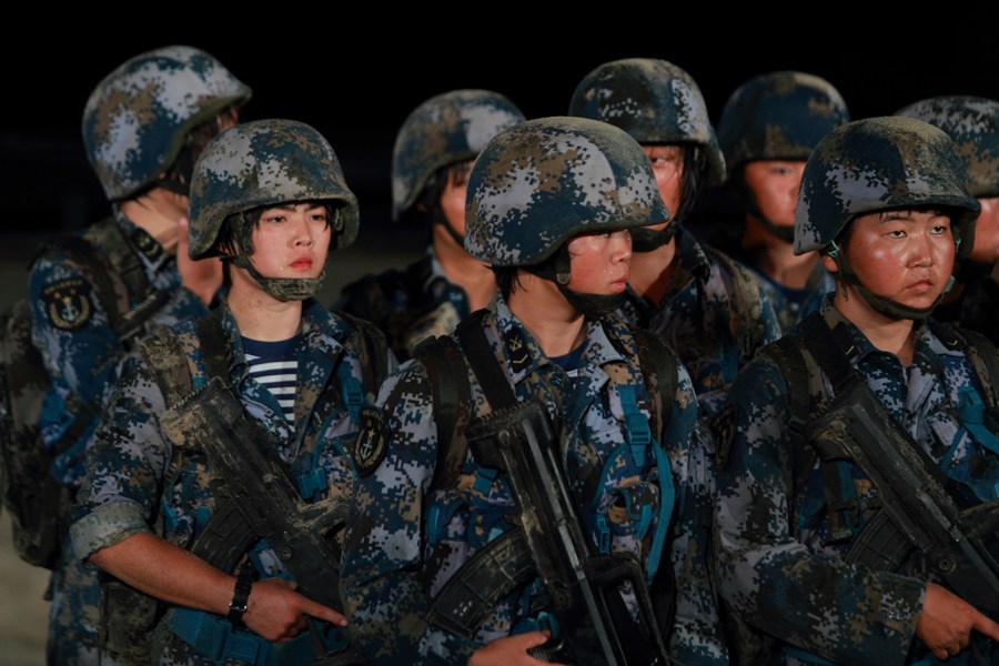 中国女兵,魔鬼周照片背后的训练故事,中国女兵魔鬼周背后的训练故事