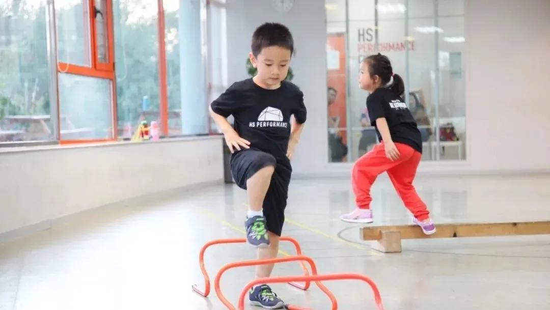 星空迷彩体能服,时尚与功能的完美结合,星空迷彩体能服,时尚与功能完美融合之选