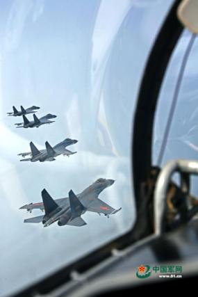 歼-11B能否空中加油,现代战斗机的重要能力解析,歼-11B空中加油能力解析,现代战斗机关键能力探讨