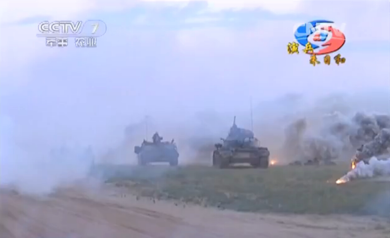 沙场点兵,揭秘2004年朱日和军演,揭秘朱日和军演沙场点兵之旅,2004年军演全景回顾