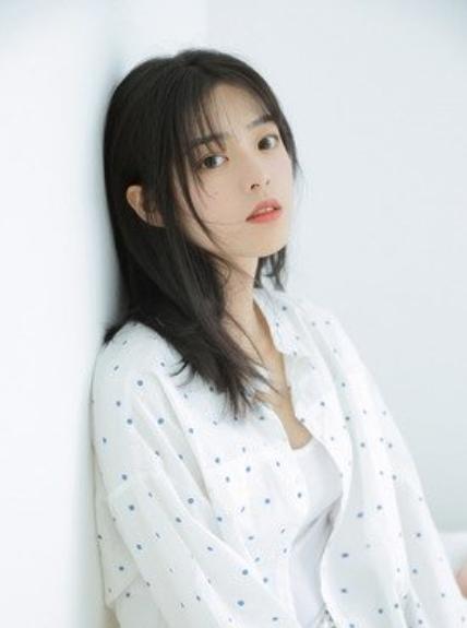 歼-20 2022号，中国空军的新时代象征，中国空军新时代骄傲，歼-20 2022号展翅翱翔