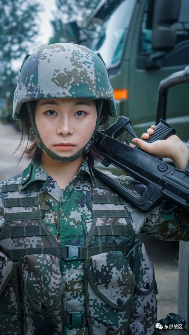 中国女兵留短发图片,展现力量与荣耀的象征,中国女兵留短发,力量与荣耀的象征展现眼前