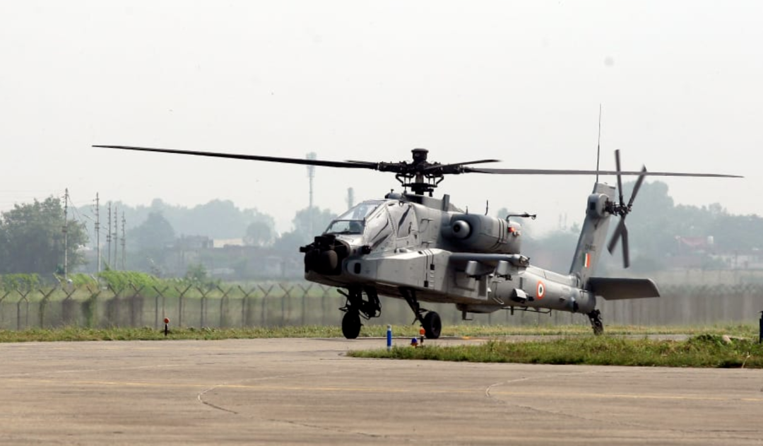 阿帕奇武装直升机参数介绍，阿帕奇武装直升机详细参数介绍