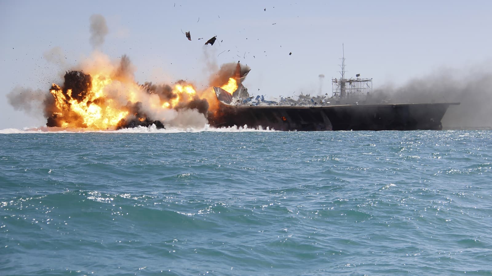 美国航空母舰遭袭击,历史与现实的交织,美国航空母舰遭袭击,历史与现实的碰撞